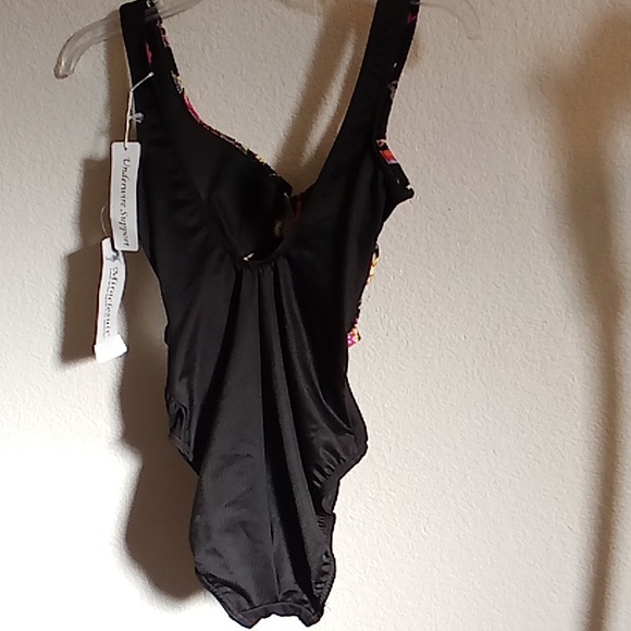 NEW Miraclesuit Party Beachy Size 8 Floral Black-Pink Colors - Picture 2 of 12